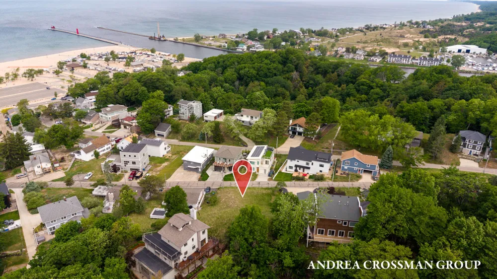 134 Prospect Street Grand Haven, MI 49417