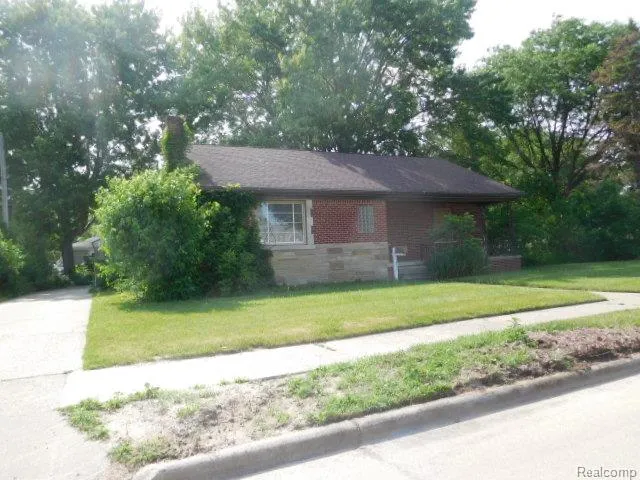 23855 Couzens Avenue Hazel Park City, MI 48030
