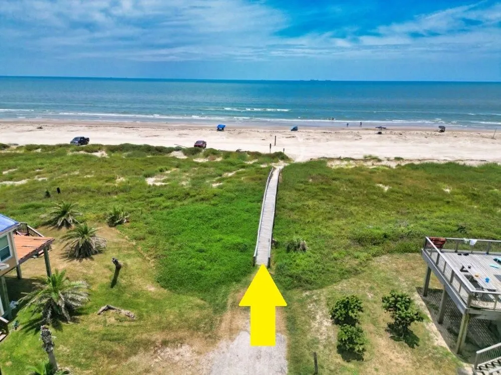 123 Sandpiper Avenue Surfside Beach, TX 77541
