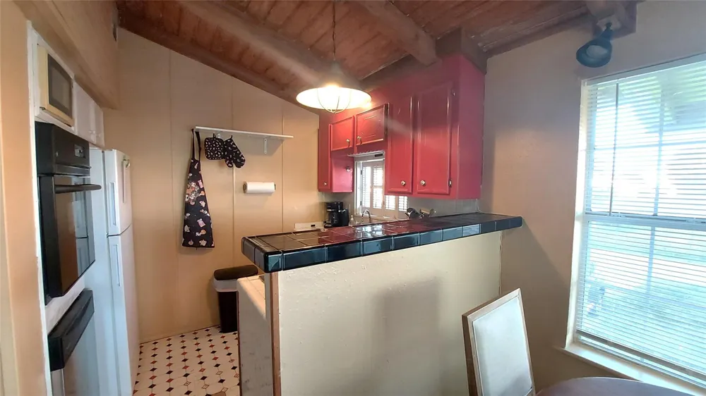 123 Sandpiper Avenue Surfside Beach, TX 77541