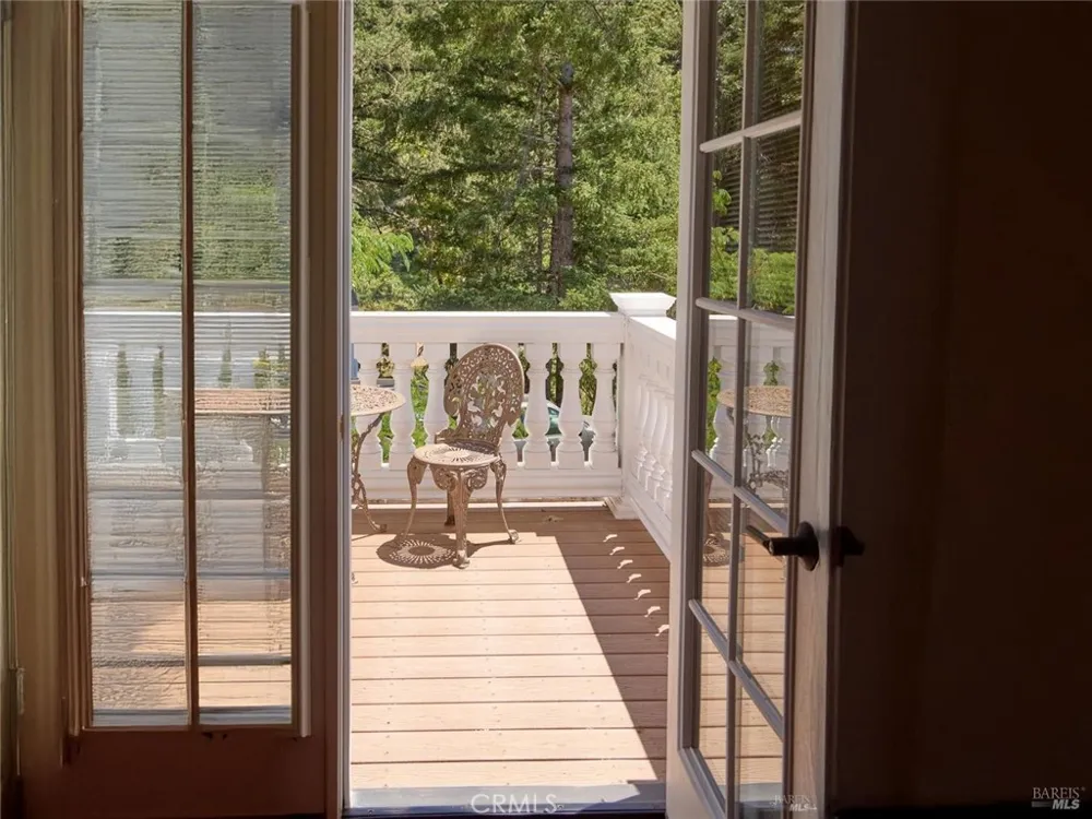 19400 Scenic Drive Redwood Valley, CA 95470