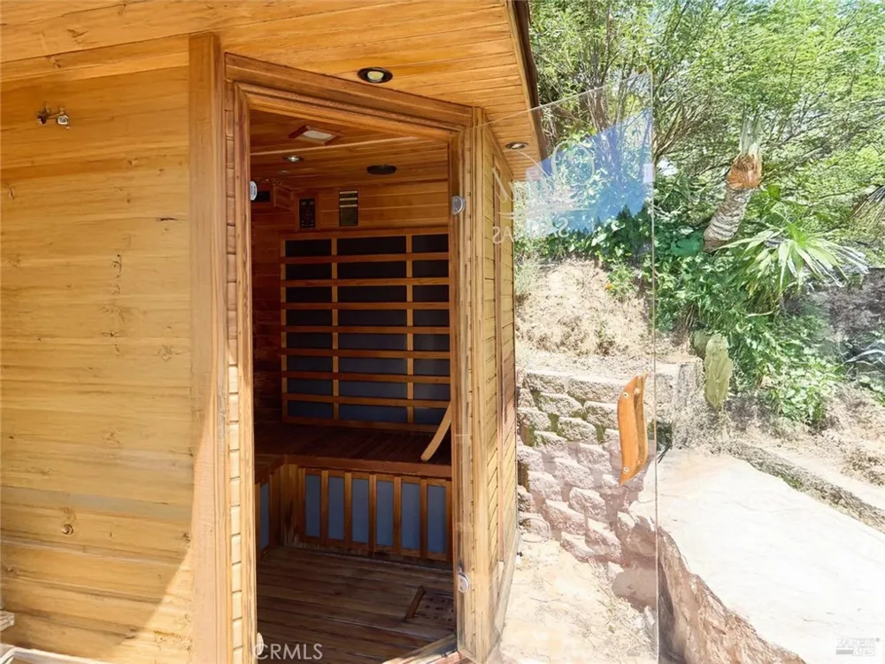 19400 Scenic Drive Redwood Valley, CA 95470