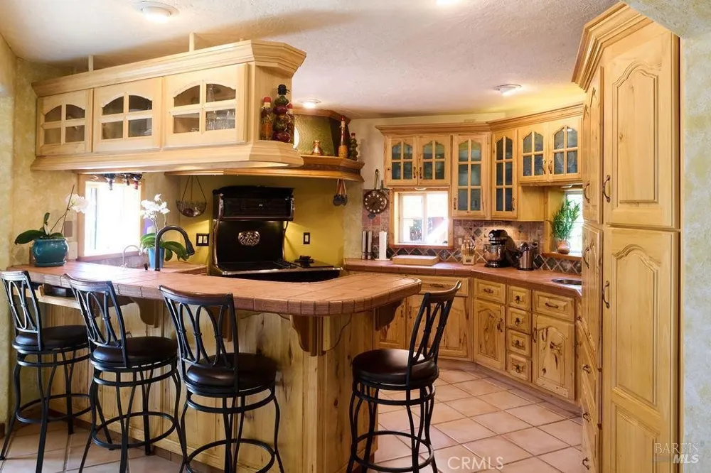 19400 Scenic Drive Redwood Valley, CA 95470