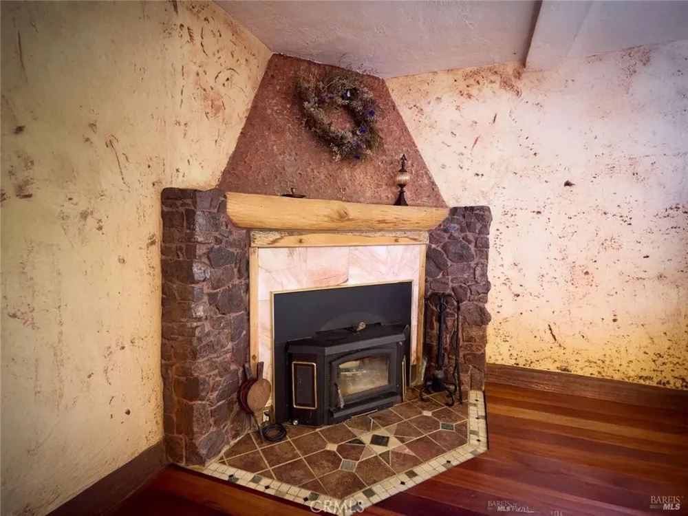 19400 Scenic Drive Redwood Valley, CA 95470
