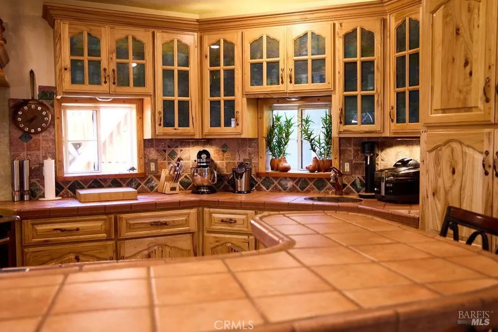 19400 Scenic Drive Redwood Valley, CA 95470