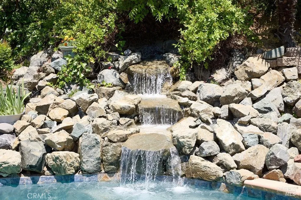 19400 Scenic Drive Redwood Valley, CA 95470