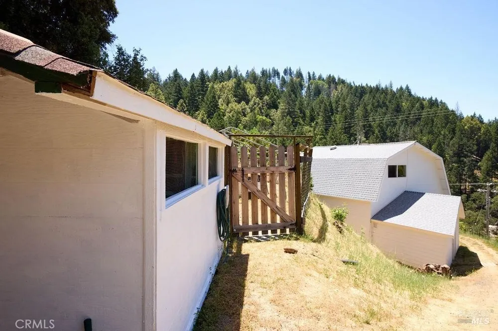 19400 Scenic Drive Redwood Valley, CA 95470