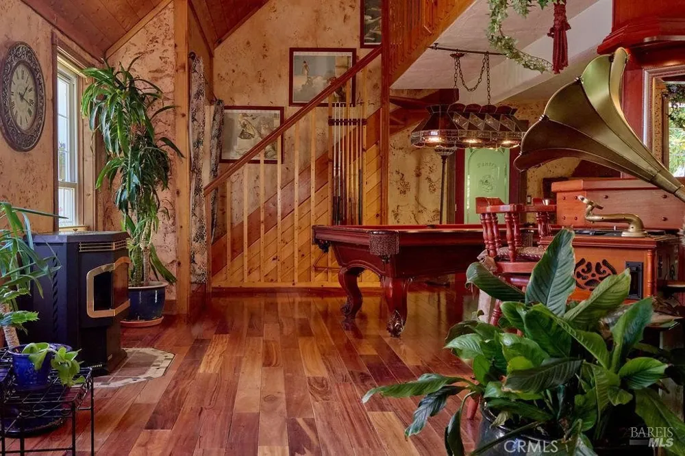 19400 Scenic Drive Redwood Valley, CA 95470