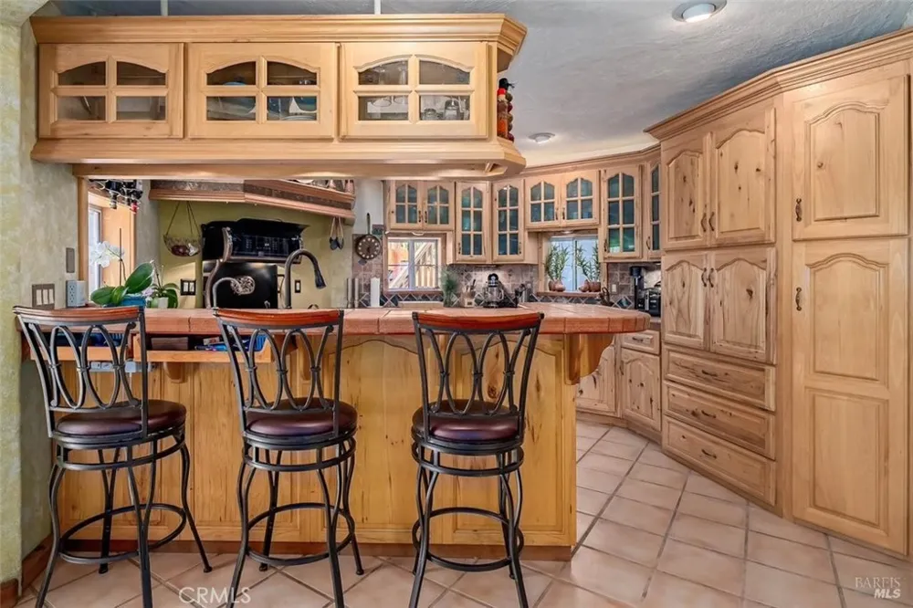 19400 Scenic Drive Redwood Valley, CA 95470