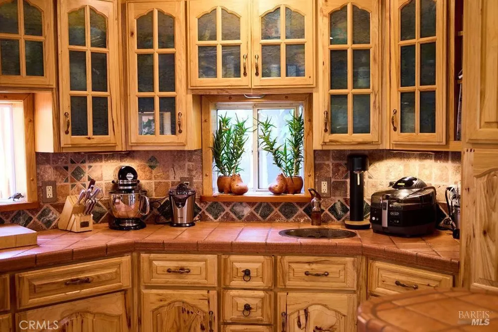 19400 Scenic Drive Redwood Valley, CA 95470