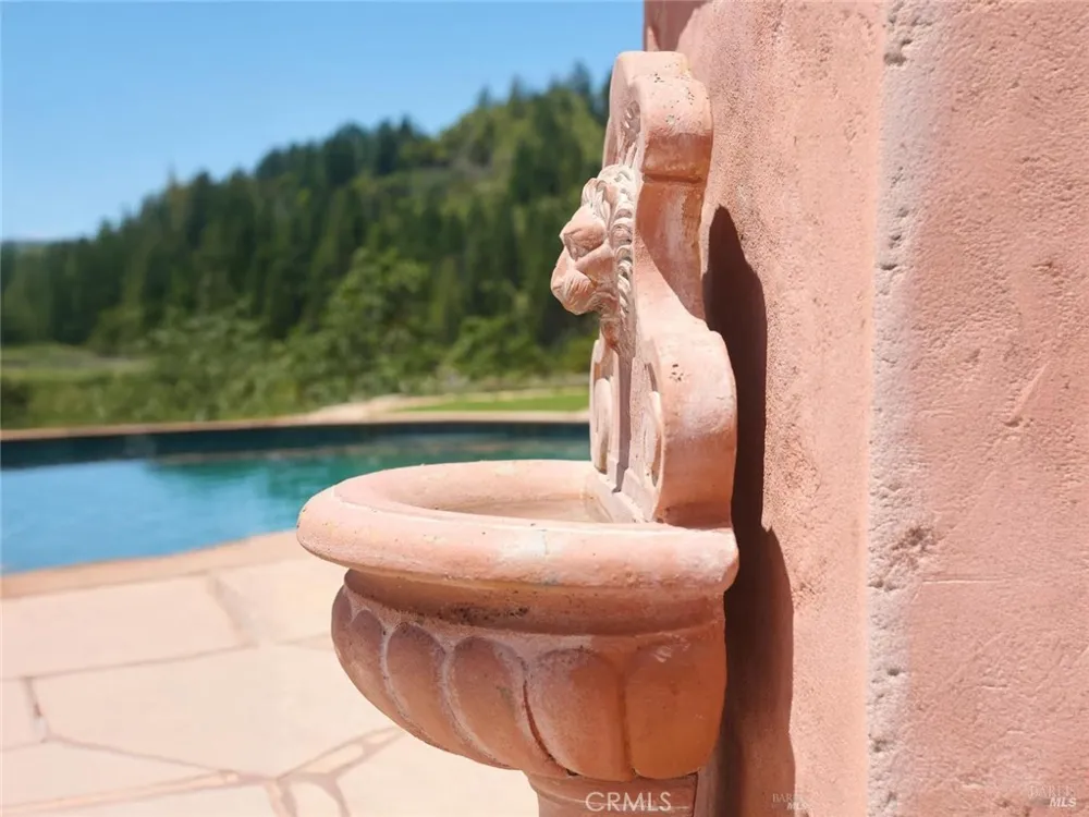 19400 Scenic Drive Redwood Valley, CA 95470