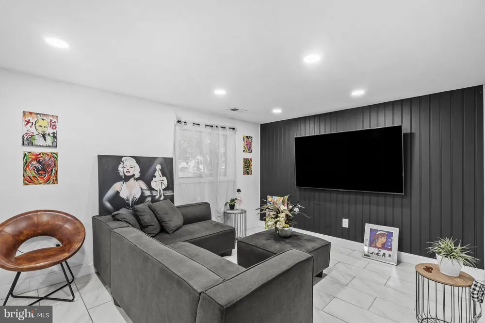 1000 PROSPECT LANE Somerdale, NJ 08083