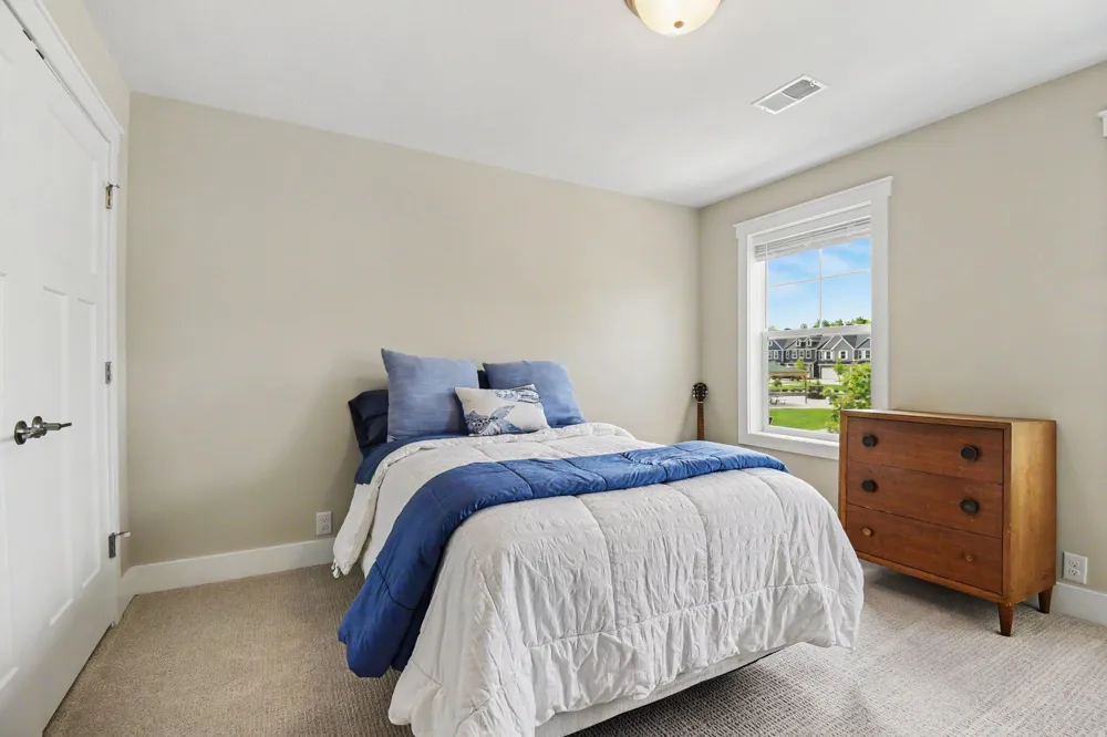 3383 Kings River Street SW #4 Wyoming City, MI 49418
