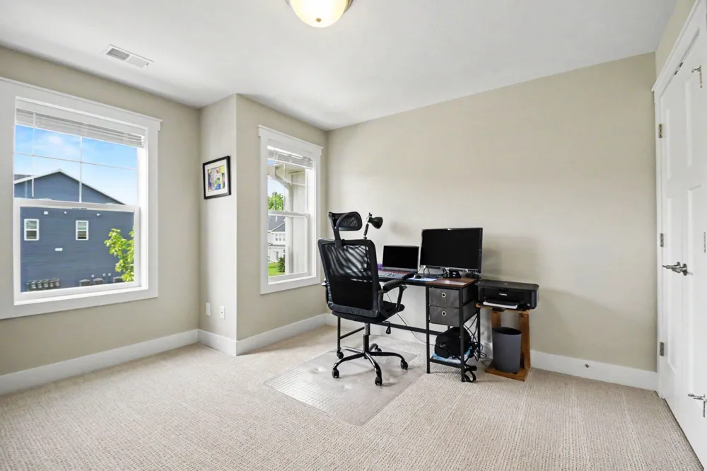 3383 Kings River Street SW #4 Wyoming City, MI 49418