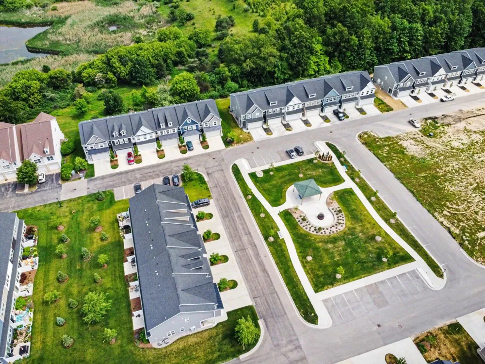 3383 Kings River Street SW #4 Wyoming City, MI 49418