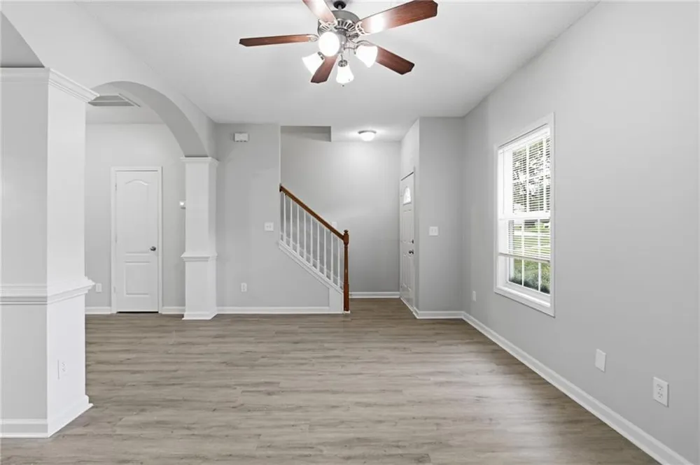 8642 Thomas Lane Riverdale, GA 30274