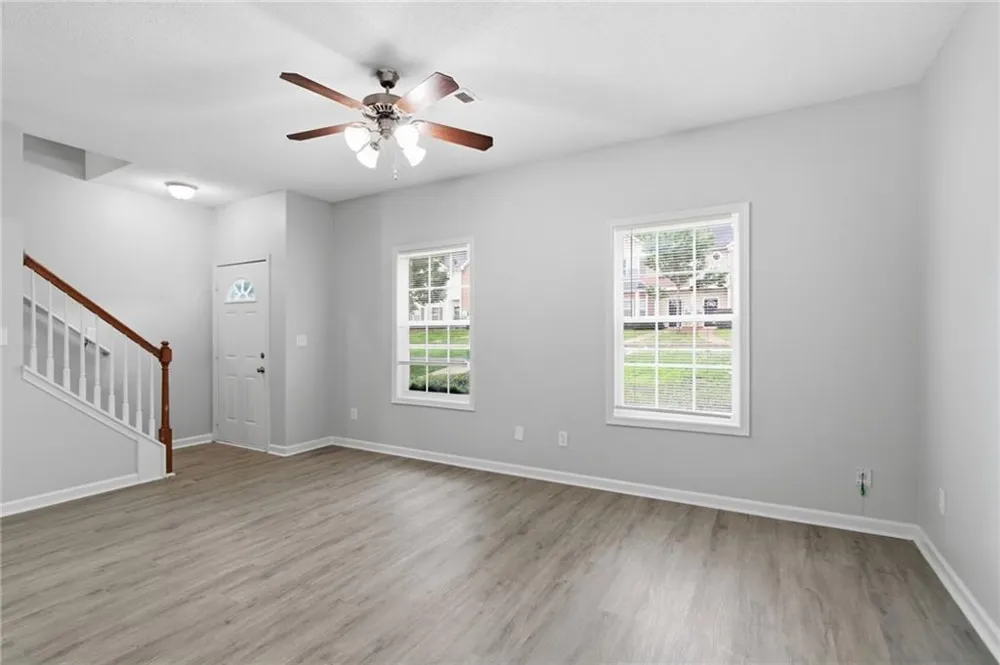 8642 Thomas Lane Riverdale, GA 30274