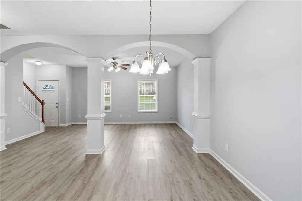 8642 Thomas Lane Riverdale, GA 30274