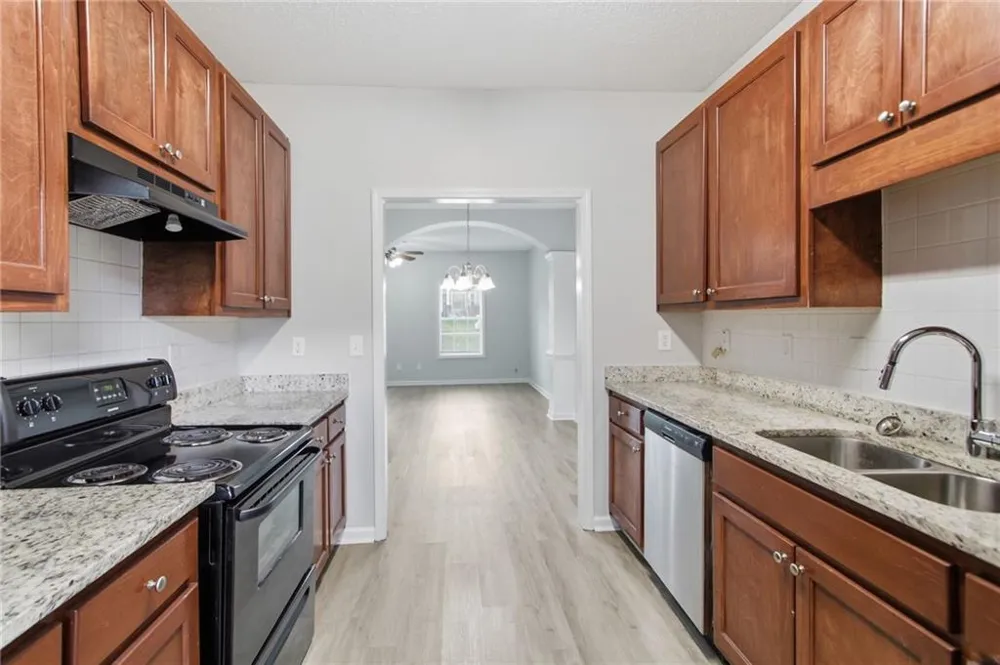 8642 Thomas Lane Riverdale, GA 30274