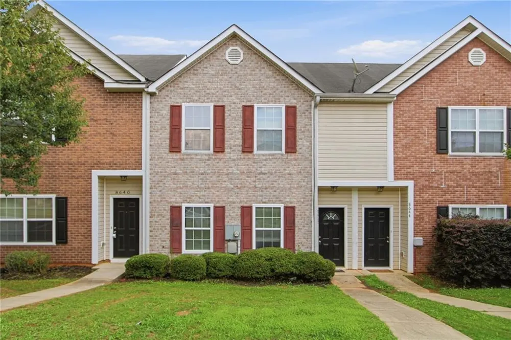 8642 Thomas Lane Riverdale, GA 30274