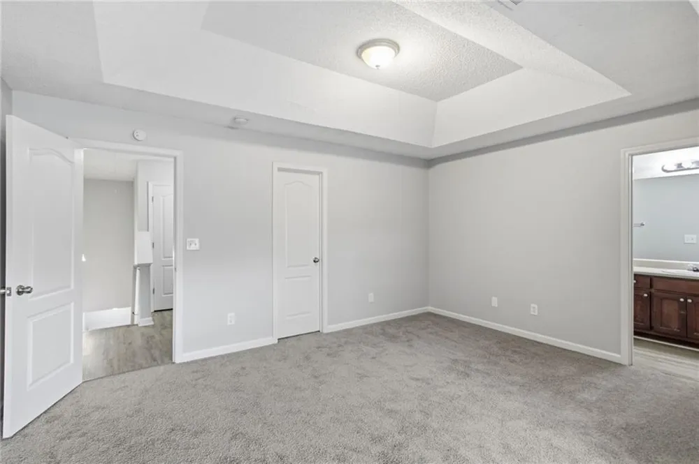8642 Thomas Lane Riverdale, GA 30274