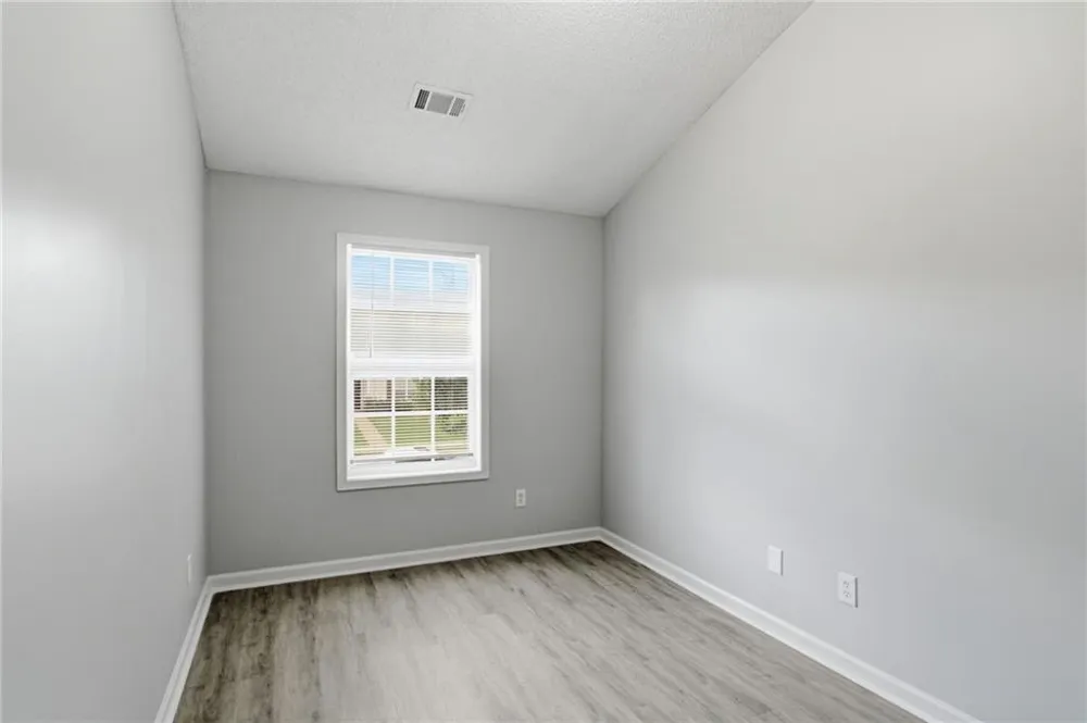 8642 Thomas Lane Riverdale, GA 30274