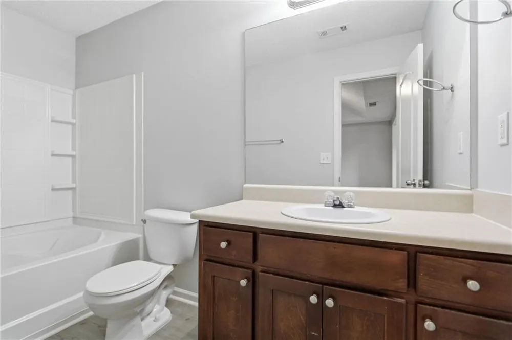 8642 Thomas Lane Riverdale, GA 30274