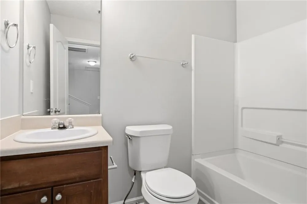 8642 Thomas Lane Riverdale, GA 30274