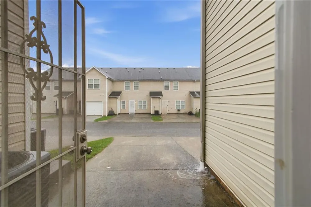 8642 Thomas Lane Riverdale, GA 30274