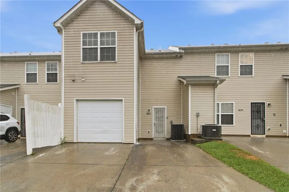 8642 Thomas Lane Riverdale, GA 30274