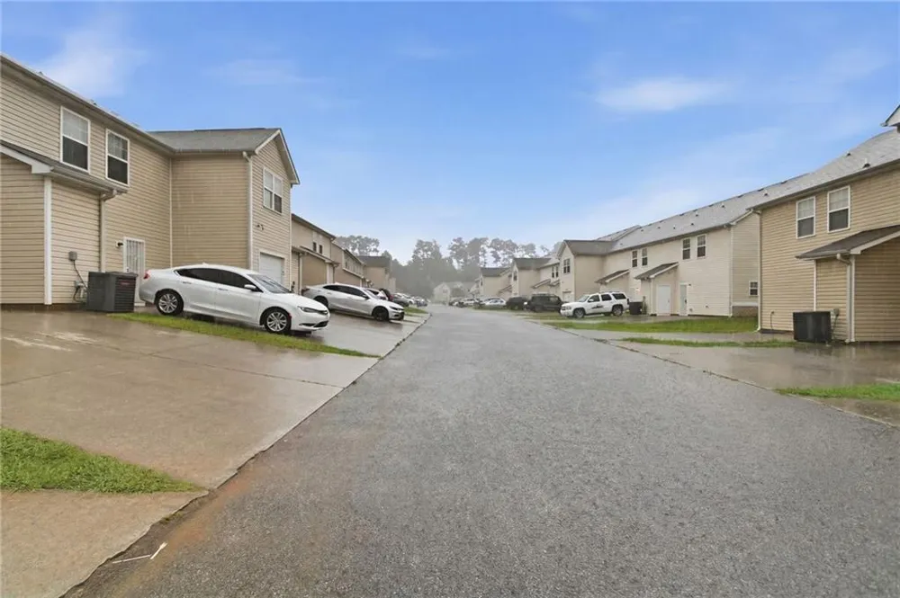8642 Thomas Lane Riverdale, GA 30274