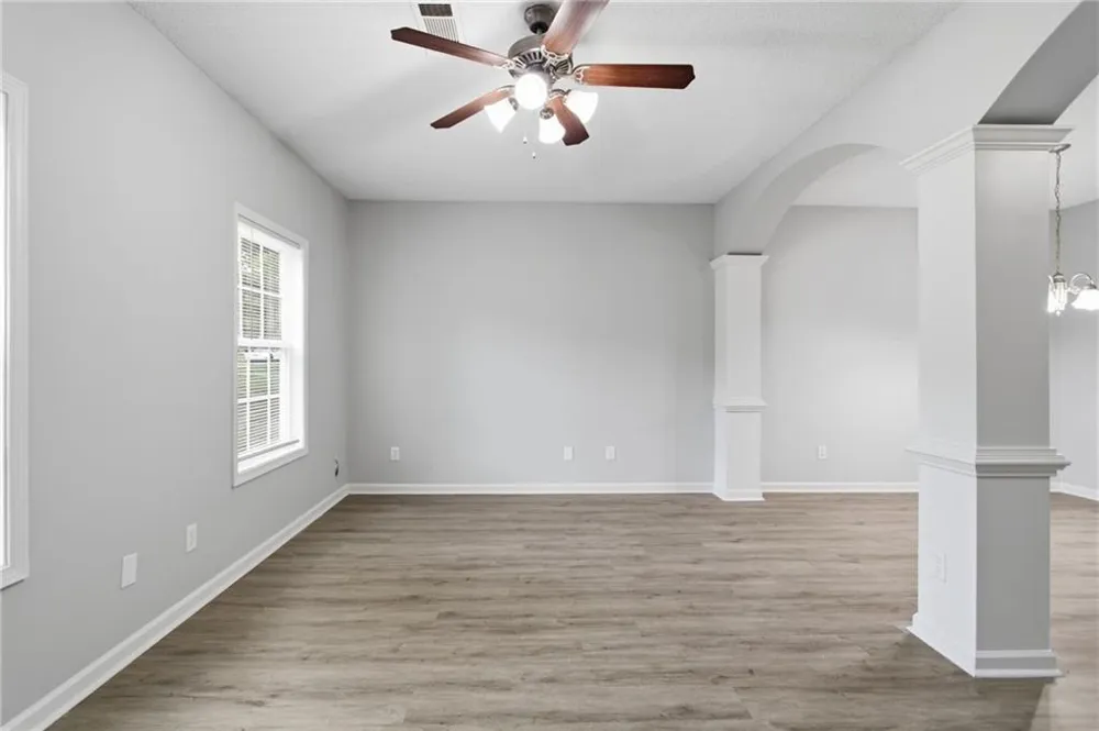 8642 Thomas Lane Riverdale, GA 30274