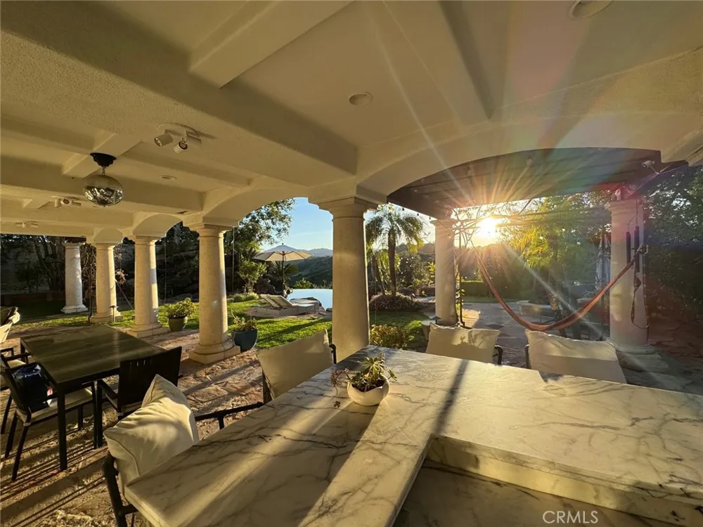 21004 Mendenhall Ct Topanga, CA 90290