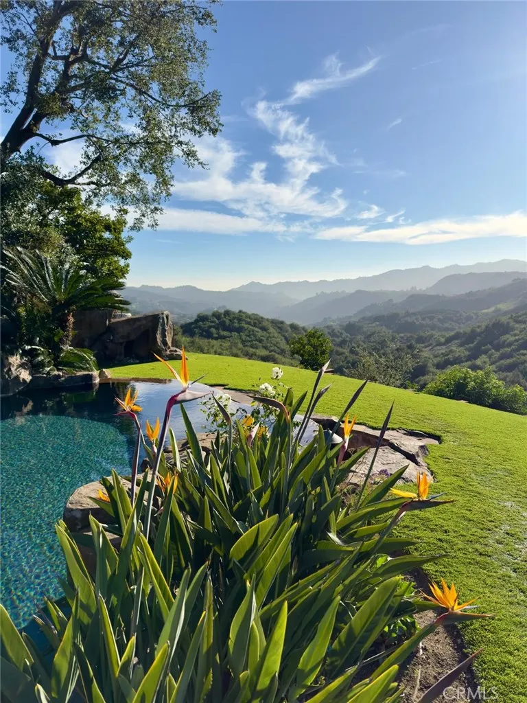 21004 Mendenhall Ct Topanga, CA 90290