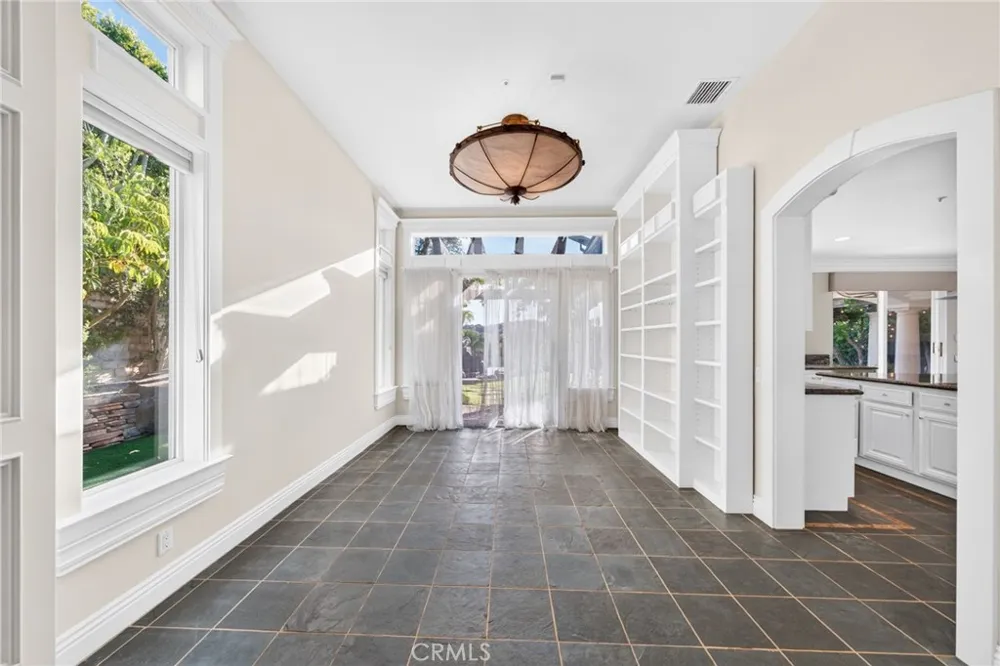 21004 Mendenhall Ct Topanga, CA 90290