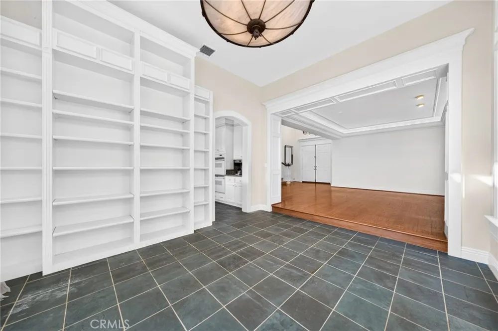 21004 Mendenhall Ct Topanga, CA 90290