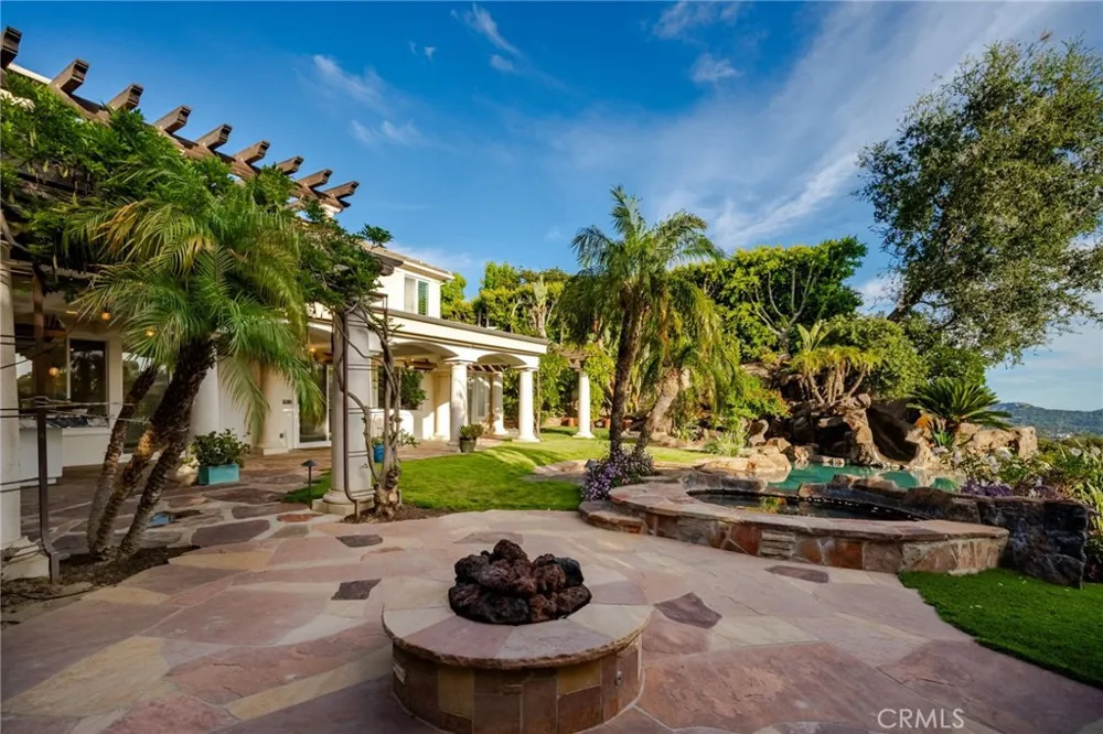 21004 Mendenhall Ct Topanga, CA 90290