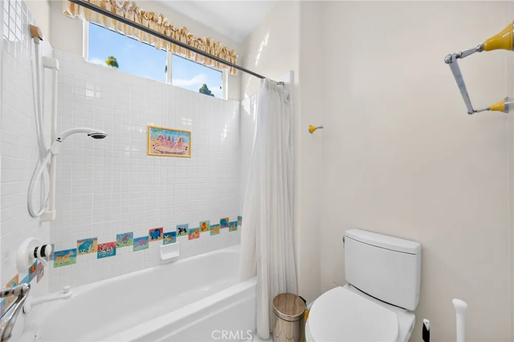 21004 Mendenhall Ct Topanga, CA 90290