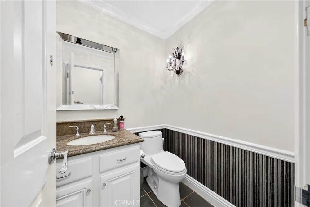 21004 Mendenhall Ct Topanga, CA 90290