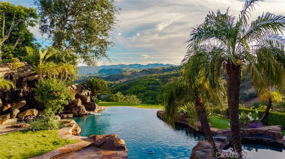 21004 Mendenhall Ct Topanga, CA 90290