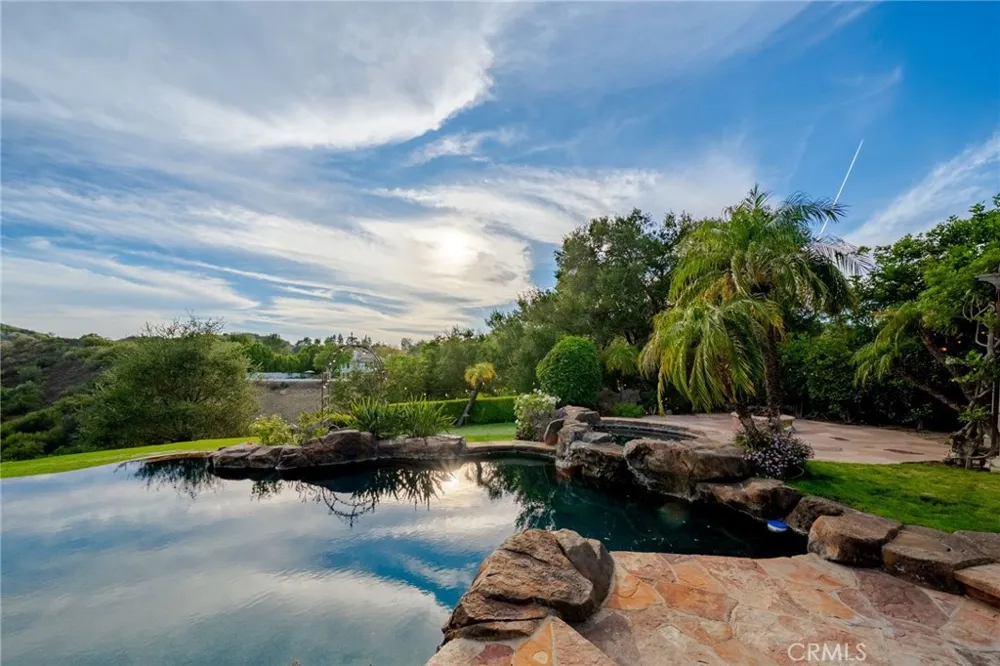21004 Mendenhall Ct Topanga, CA 90290