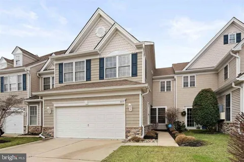 809 TURNBERRY COURT