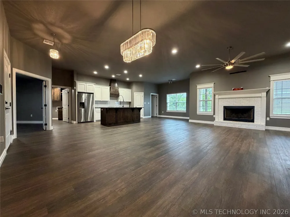 73 E 498 CIRCLE Pryor, OK 74361
