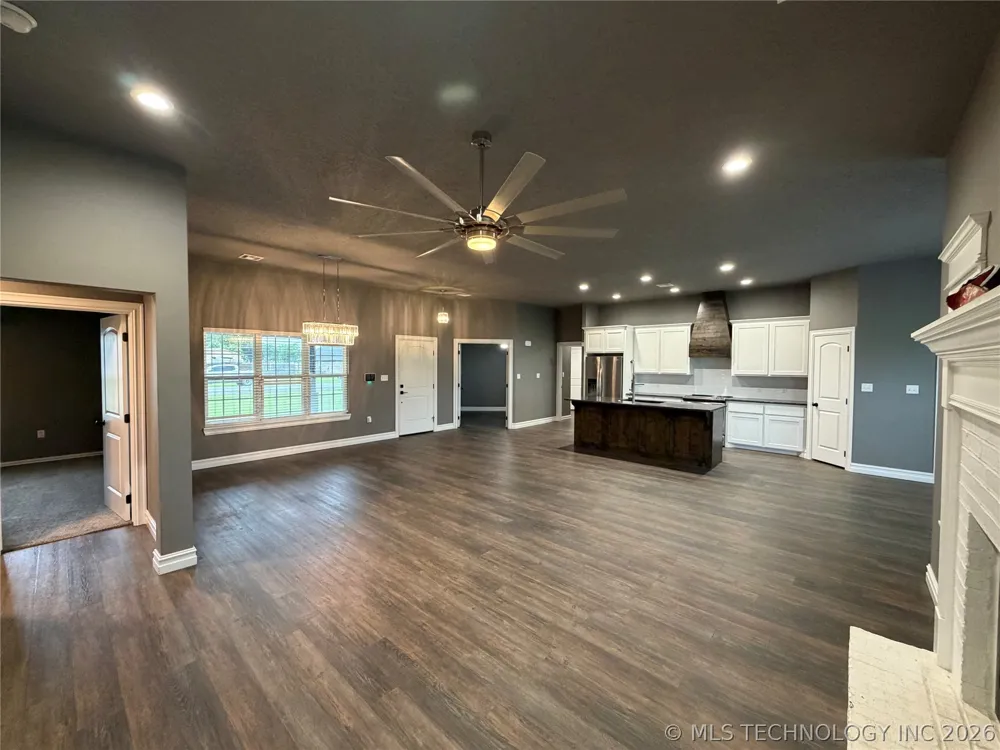 73 E 498 CIRCLE Pryor, OK 74361