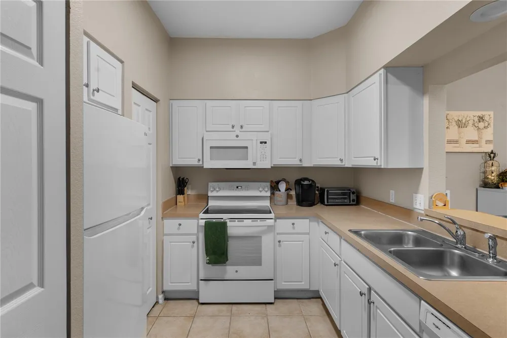 9177 SW 52ND ROAD #E-103 Gainesville, FL 32608
