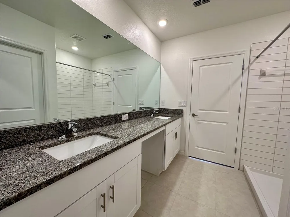 11131 RADIANT SHORE LOOP San Antonio, FL 33576