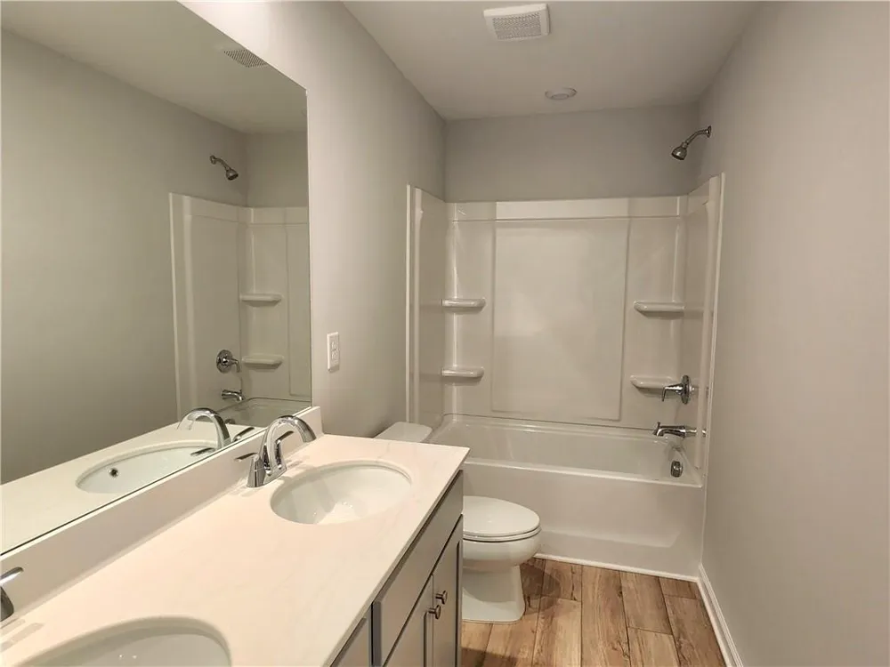 848 Leraes Way Loganville, GA 30052