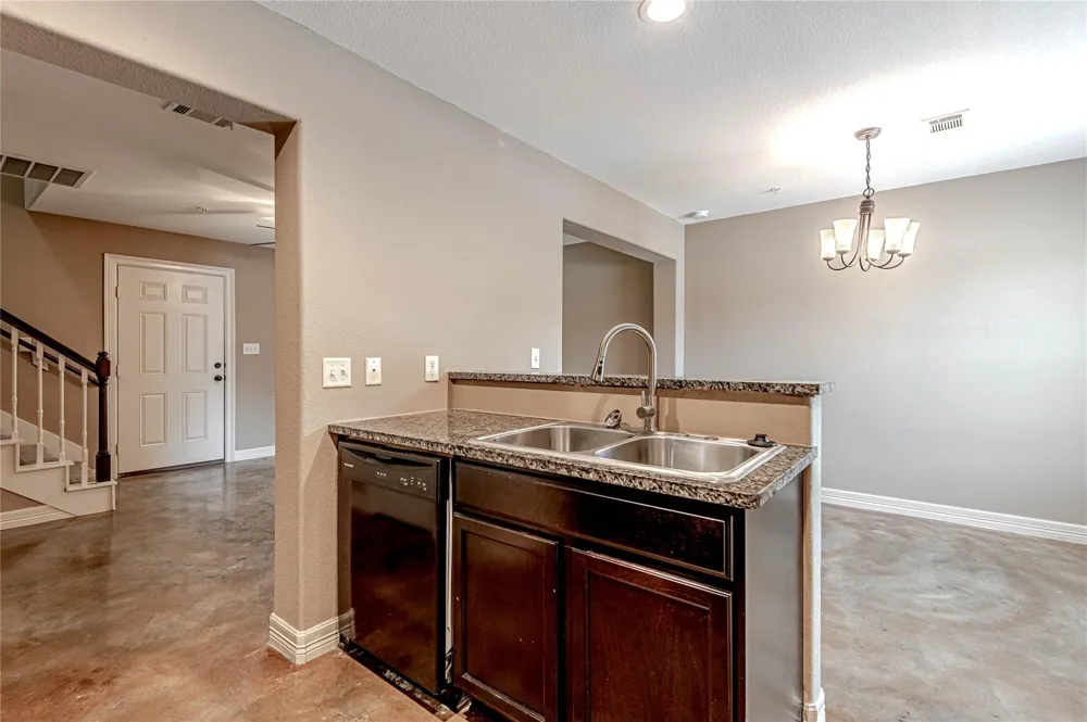 2002 20th Street #603 Huntsville, TX 77340