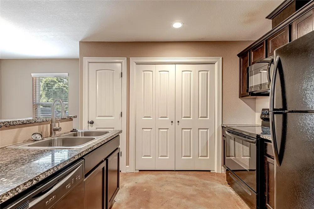 2002 20th Street #603 Huntsville, TX 77340