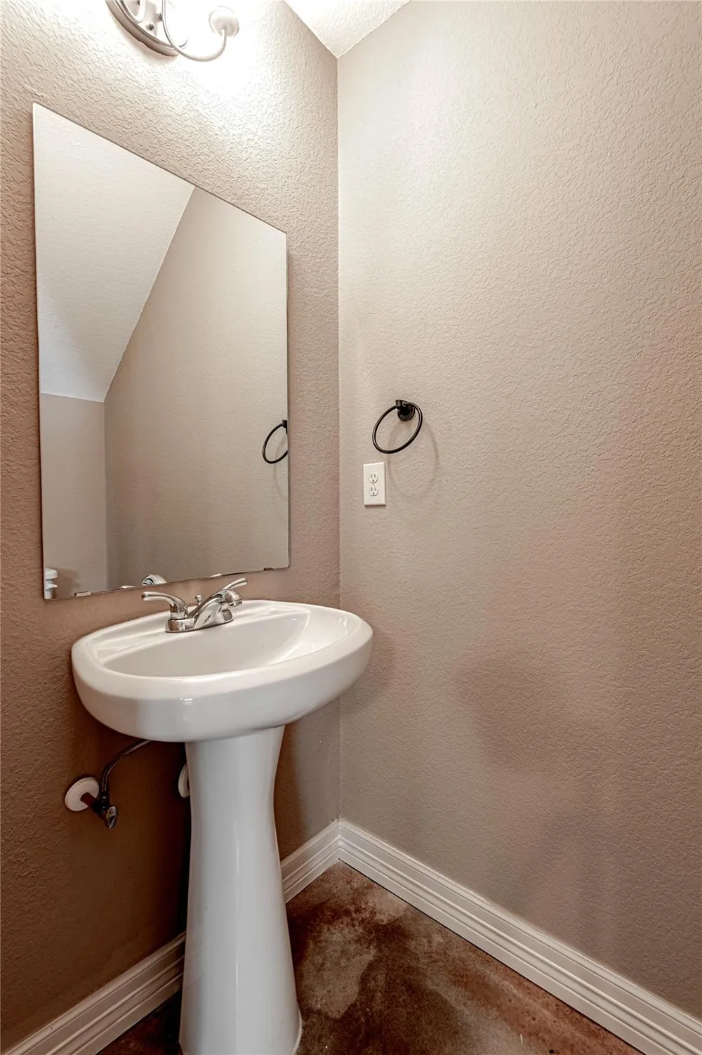 2002 20th Street #603 Huntsville, TX 77340